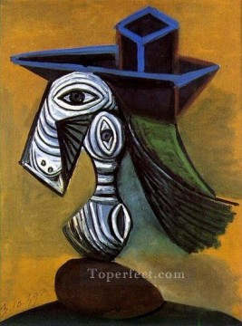 Pablo Picasso Painting - Mujer con sombrero azul 1960 Pablo Picasso